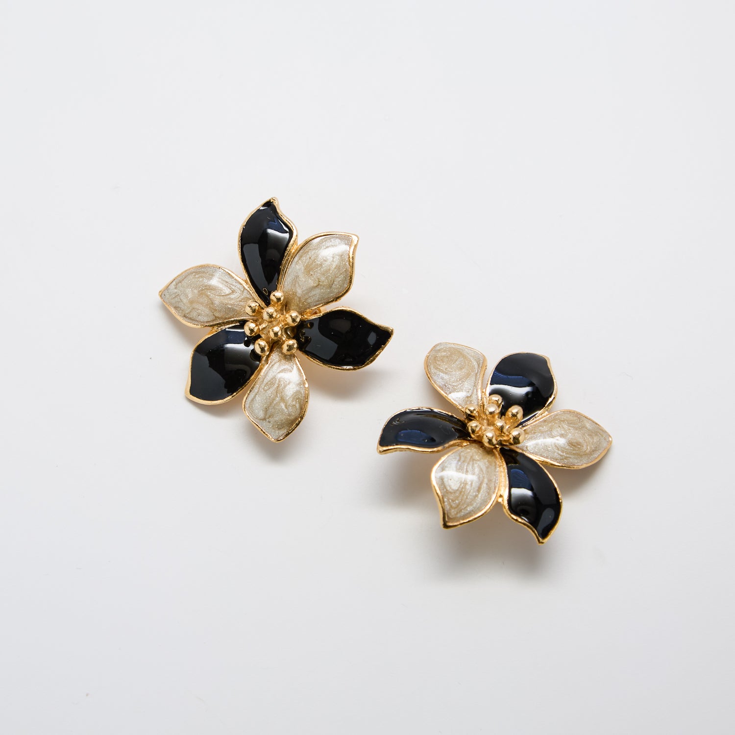 Vintage Black and White Clip-on Earrings