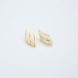 Vintage Off-White and Gold Wave Earrings