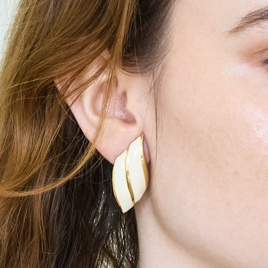 Vintage Off-White and Gold Wave Earrings
