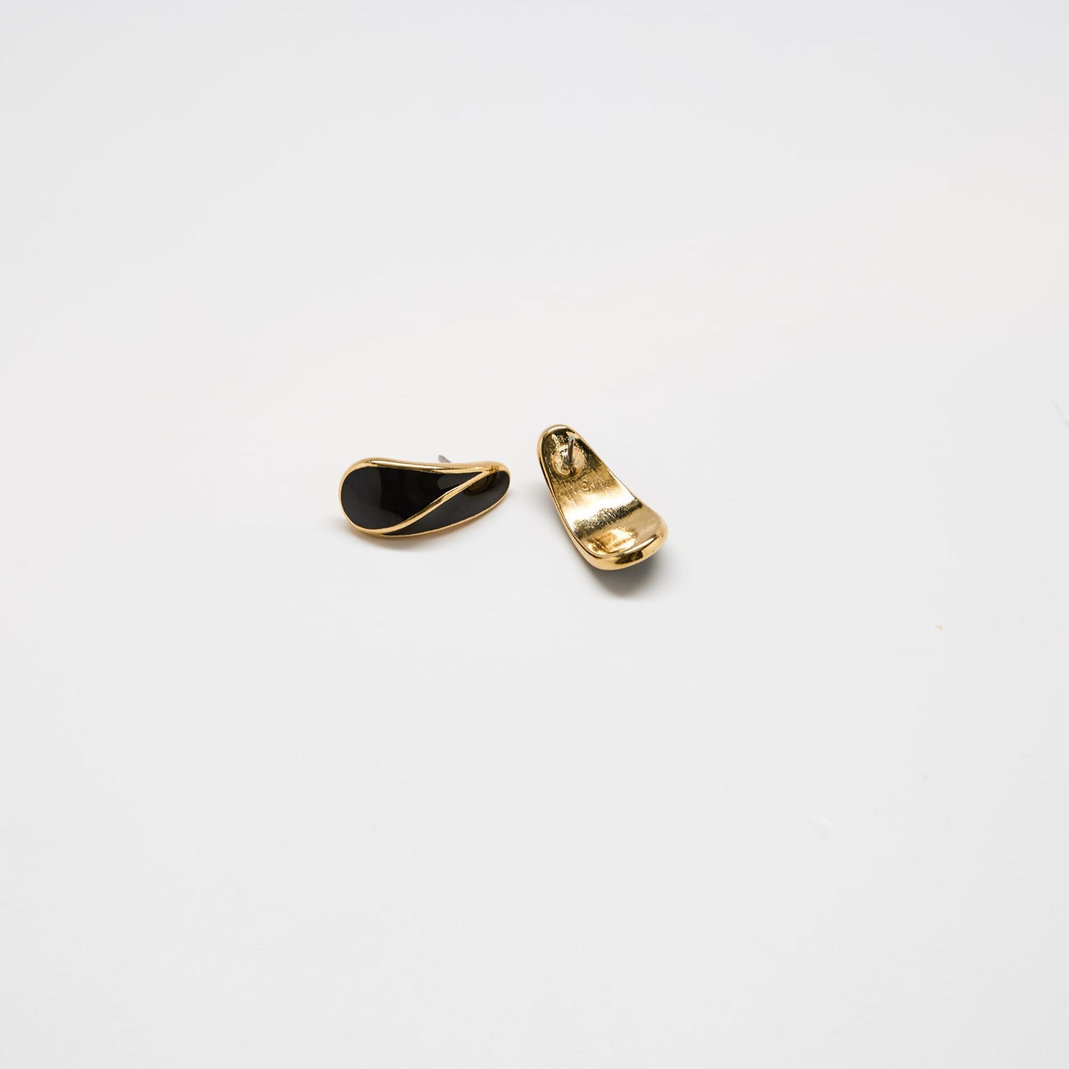 Vintage 80s Black Teardrop Earrings - Admiral Row