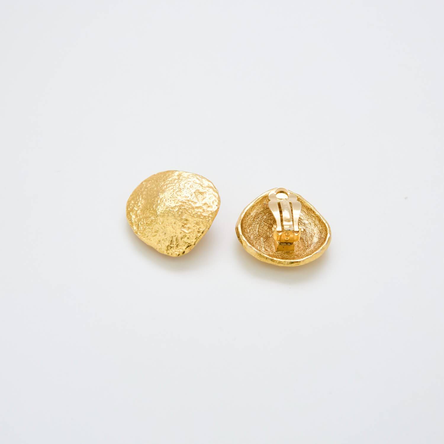 Vintage Erwin Pearl Textured Stud Earrings - Admiral Row