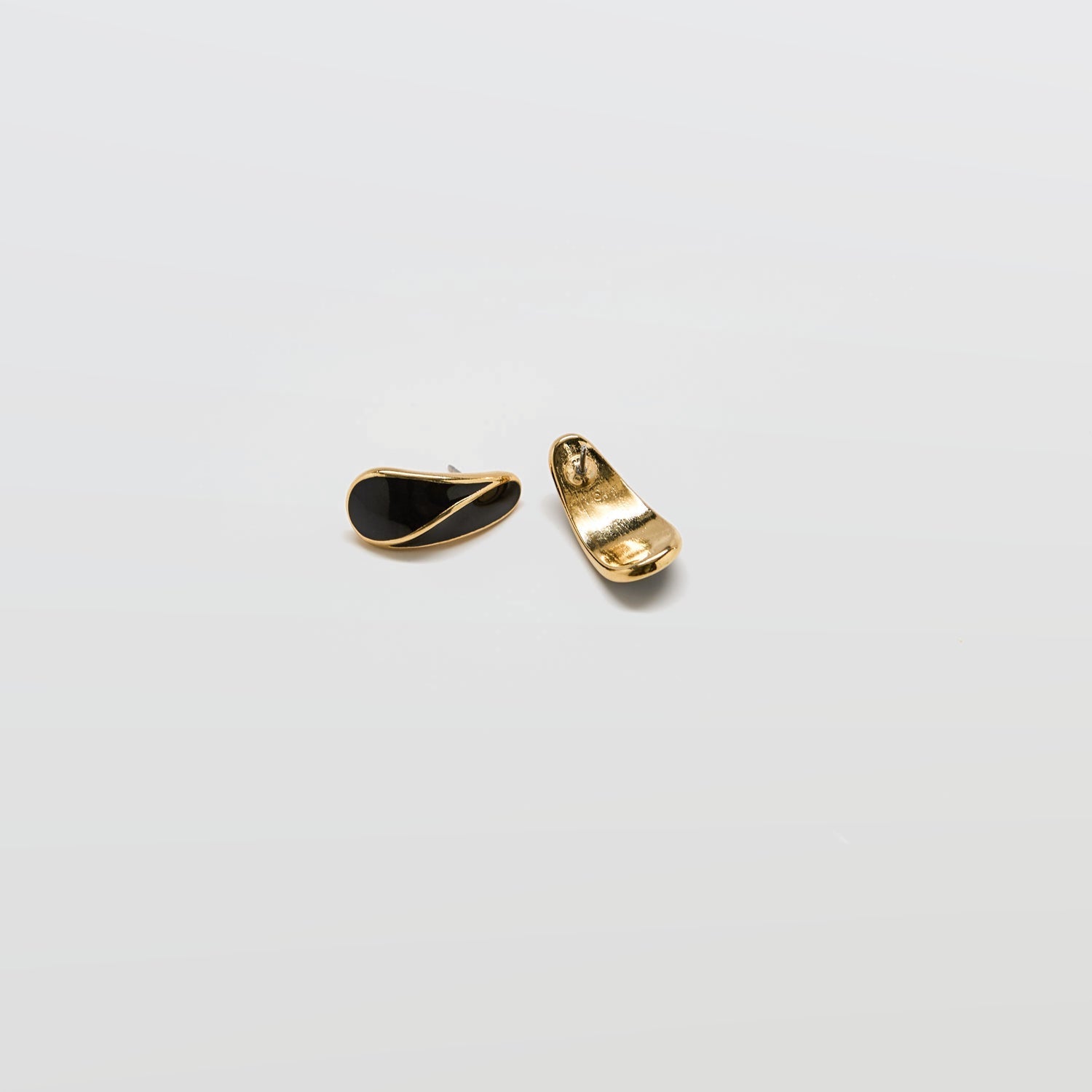 Vintage 80s Black Teardrop Earrings - Admiral Row