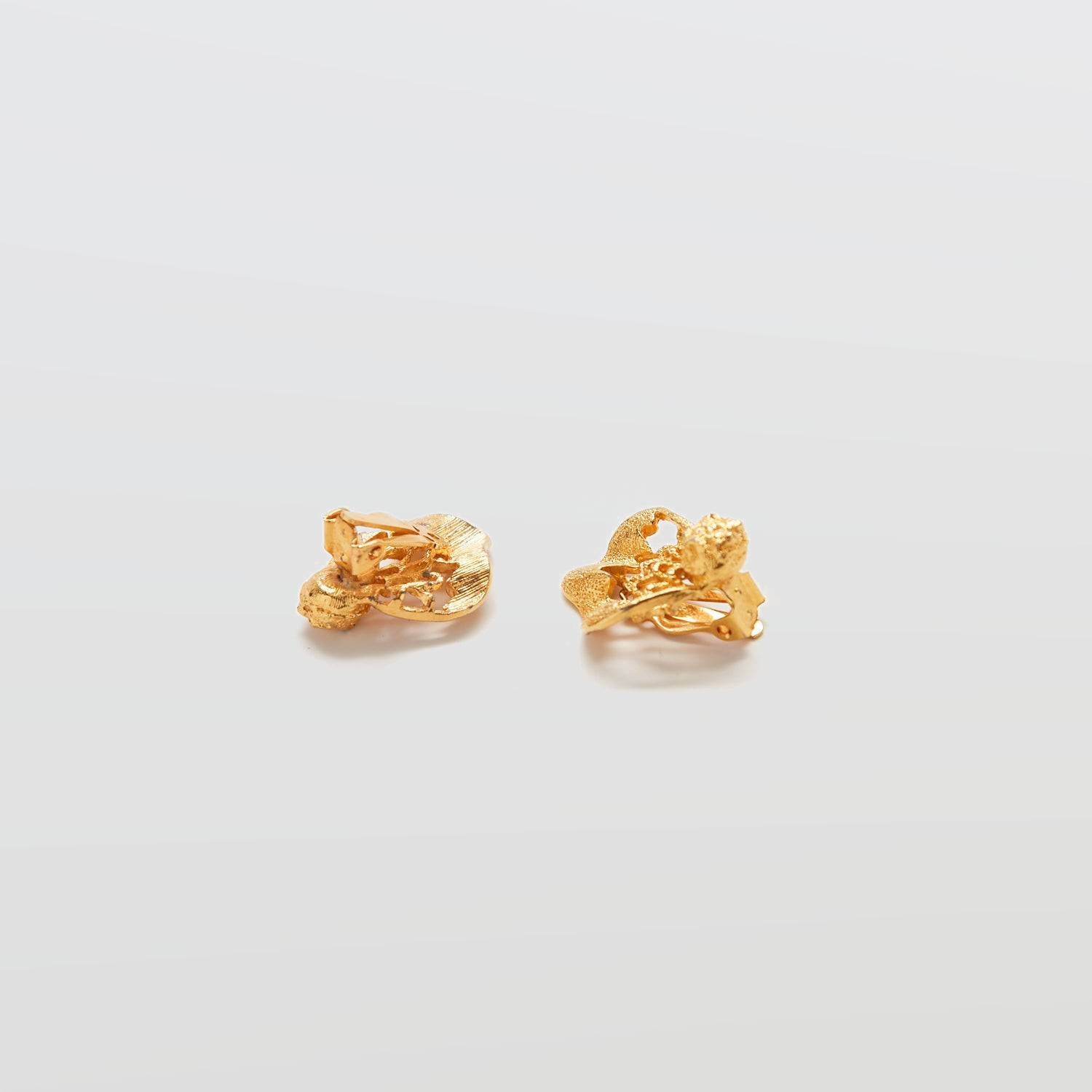 Vintage Gold Scalloped Clip-on Earrings - Admiral Row
