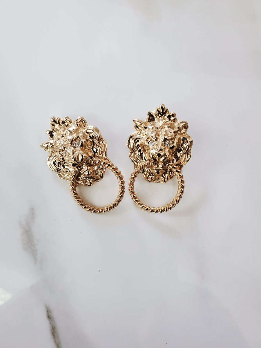 Incorporating Vintage Jewelry into Your Modern Wardrobe: Tips and Inspiration - Admiral Row