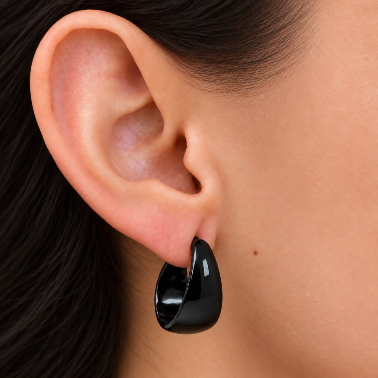 Vintage Black Tapered Clip-On Hoop Earrings — on-model alternate, selective retouch v7