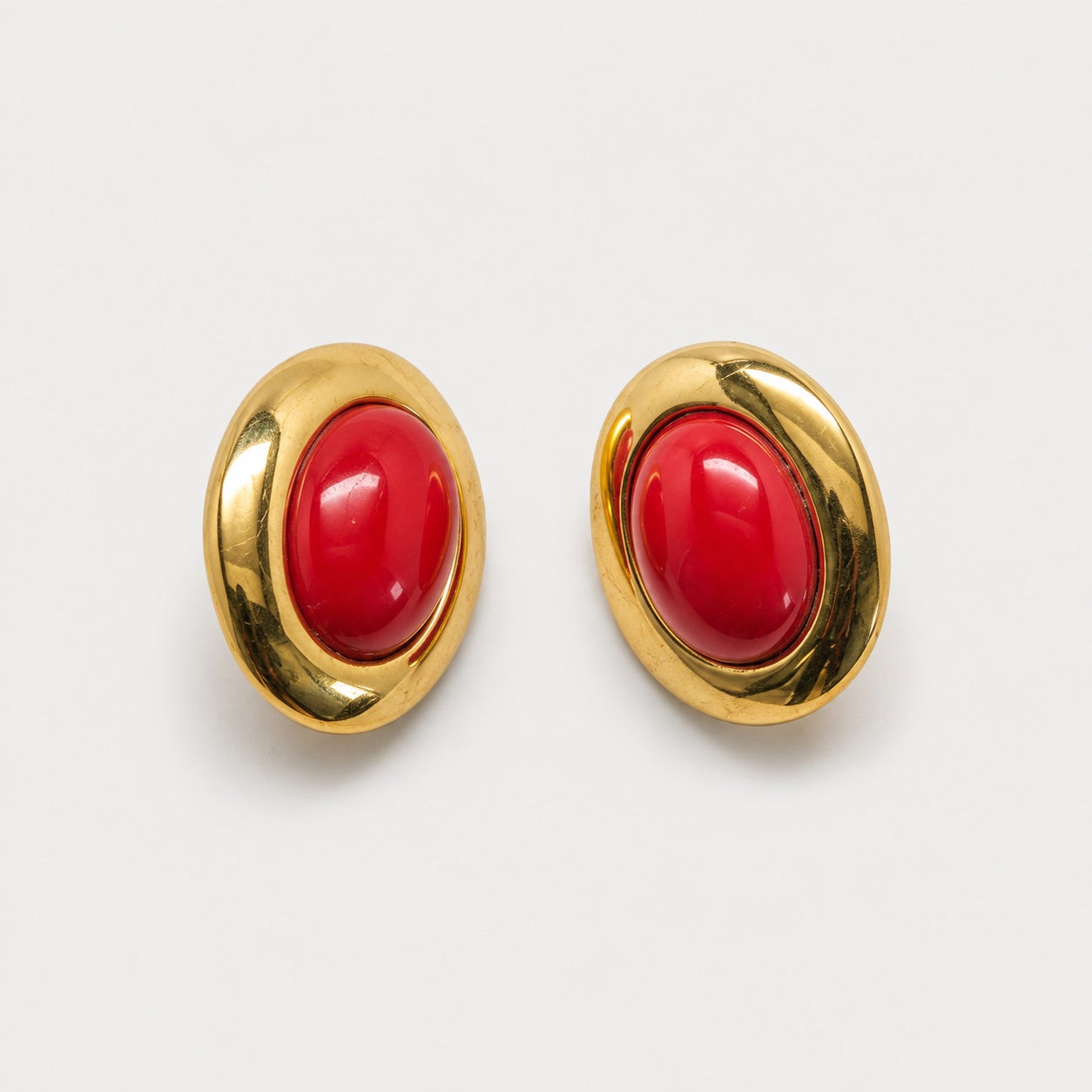 Vintage Red Oval Cabochon Stud Earrings — main view (source 2918)