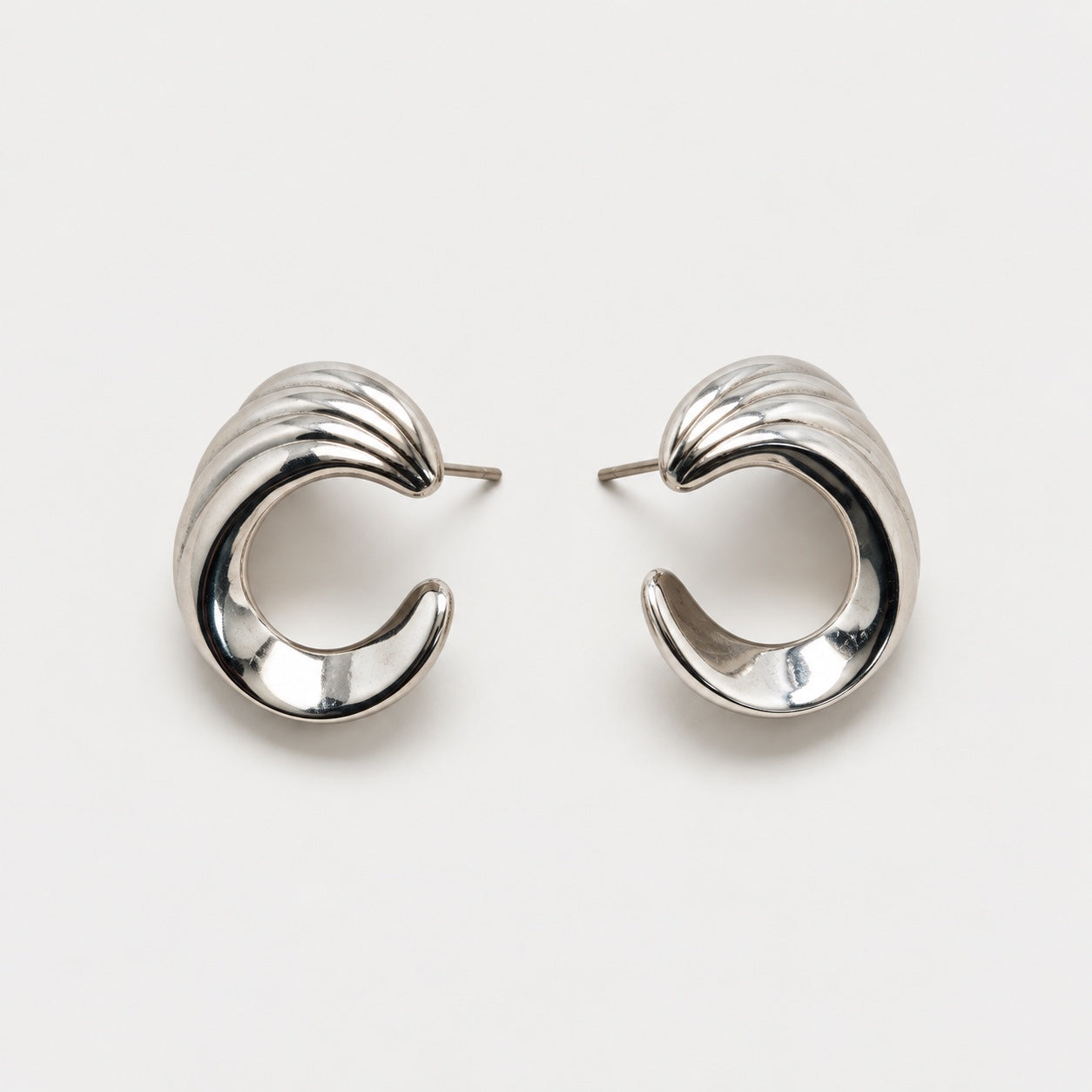Vintage Silver Ridged Crescent Hoop Earrings — main view (source 2929)