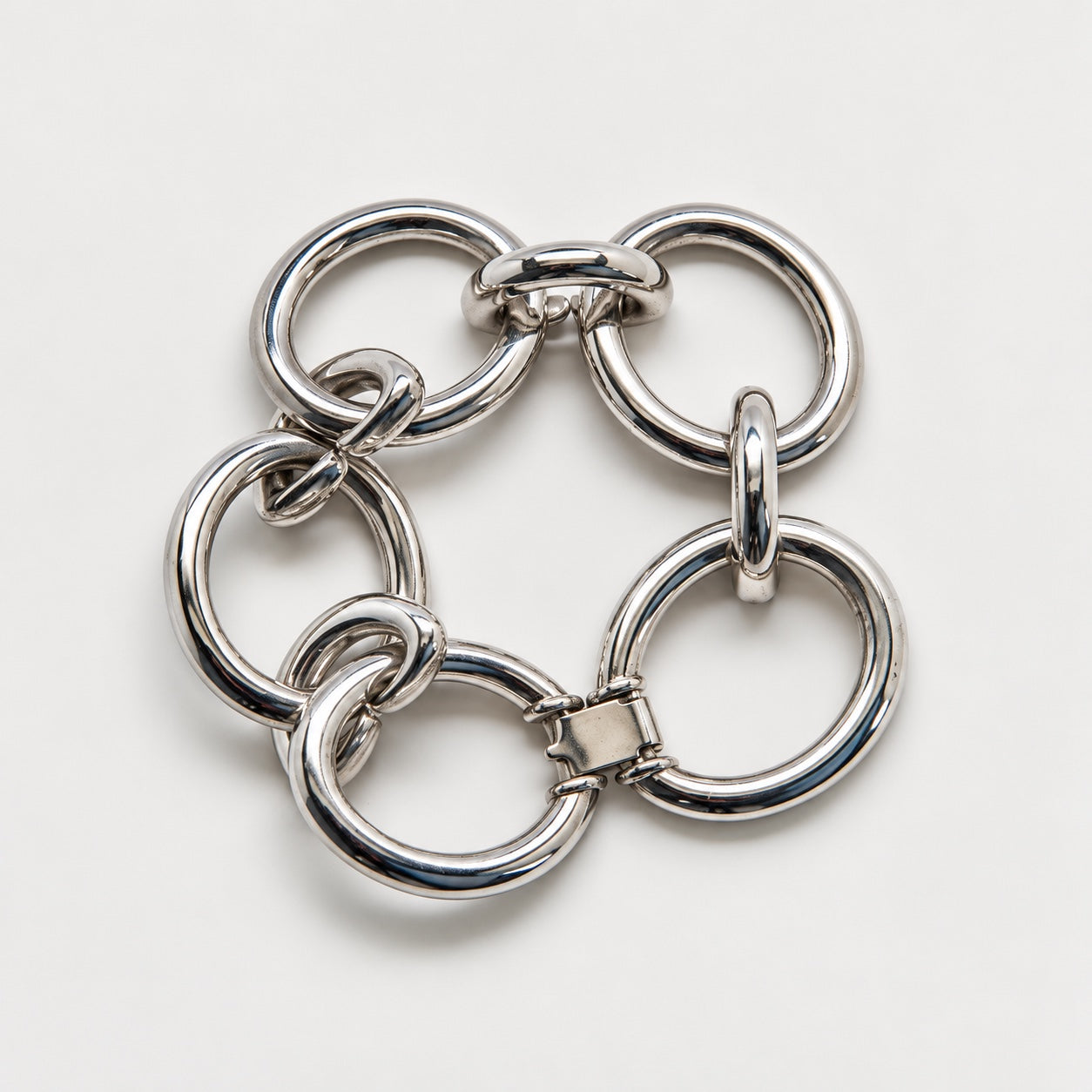 Vintage Silver Oversized Circle Link Bracelet — main view (source 2933)