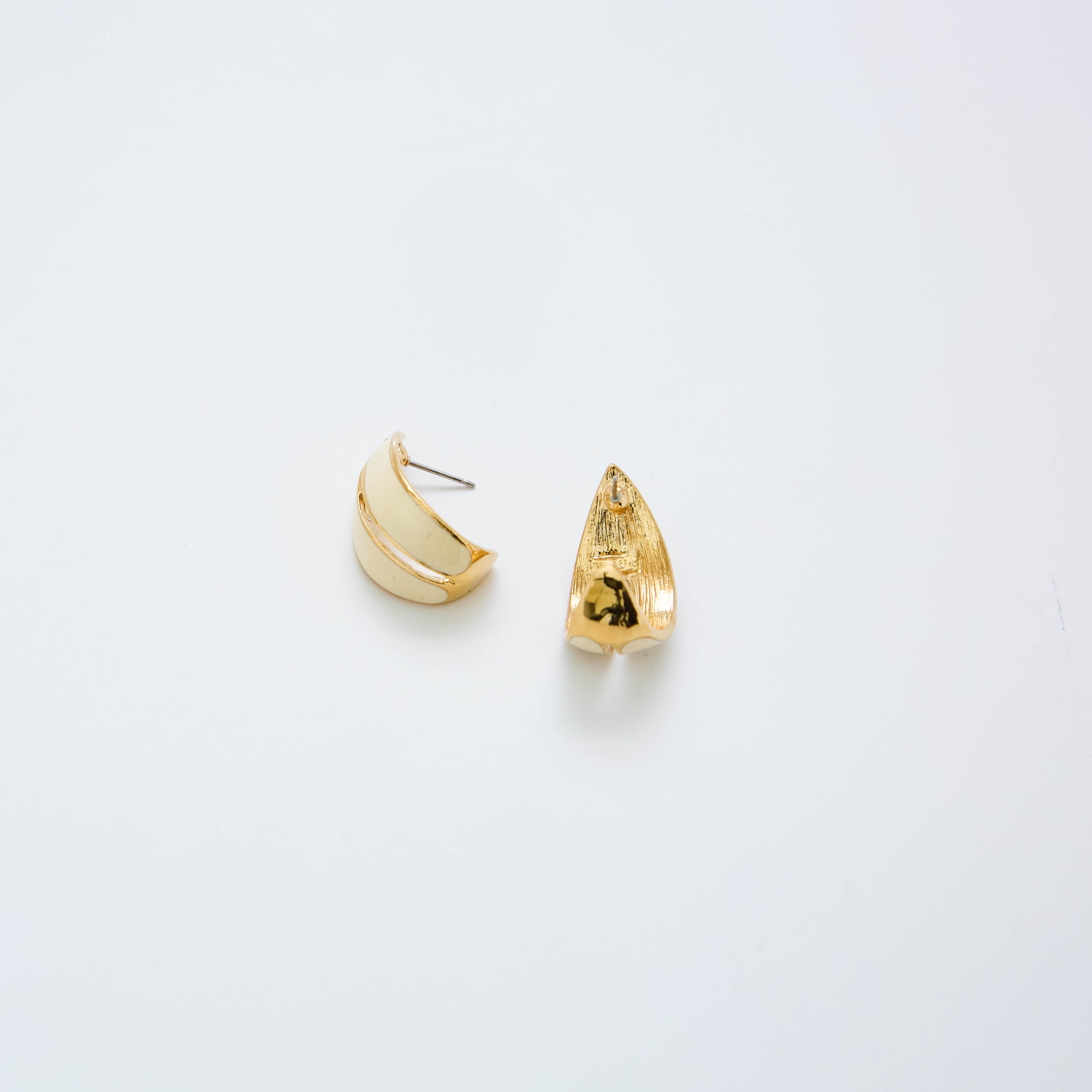 Vintage Trifari Off White and Gold Earrings