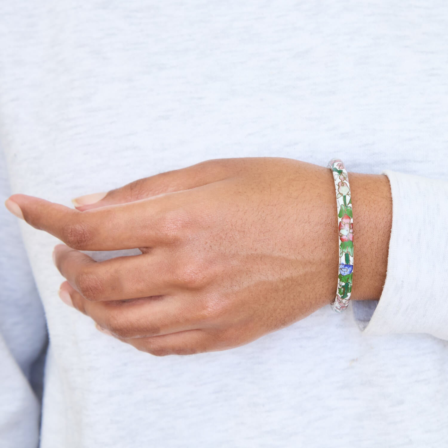 Vintage White Floral Bangle