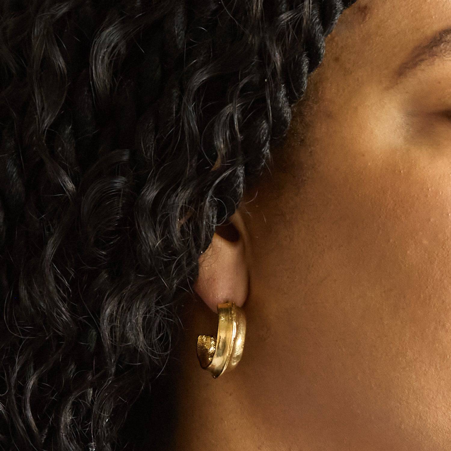 Vintage Ridged Gold Hoop Earrings - Admiral Row