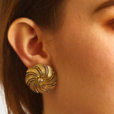 Vintage Sarah Coventry Gold Flower Earrings