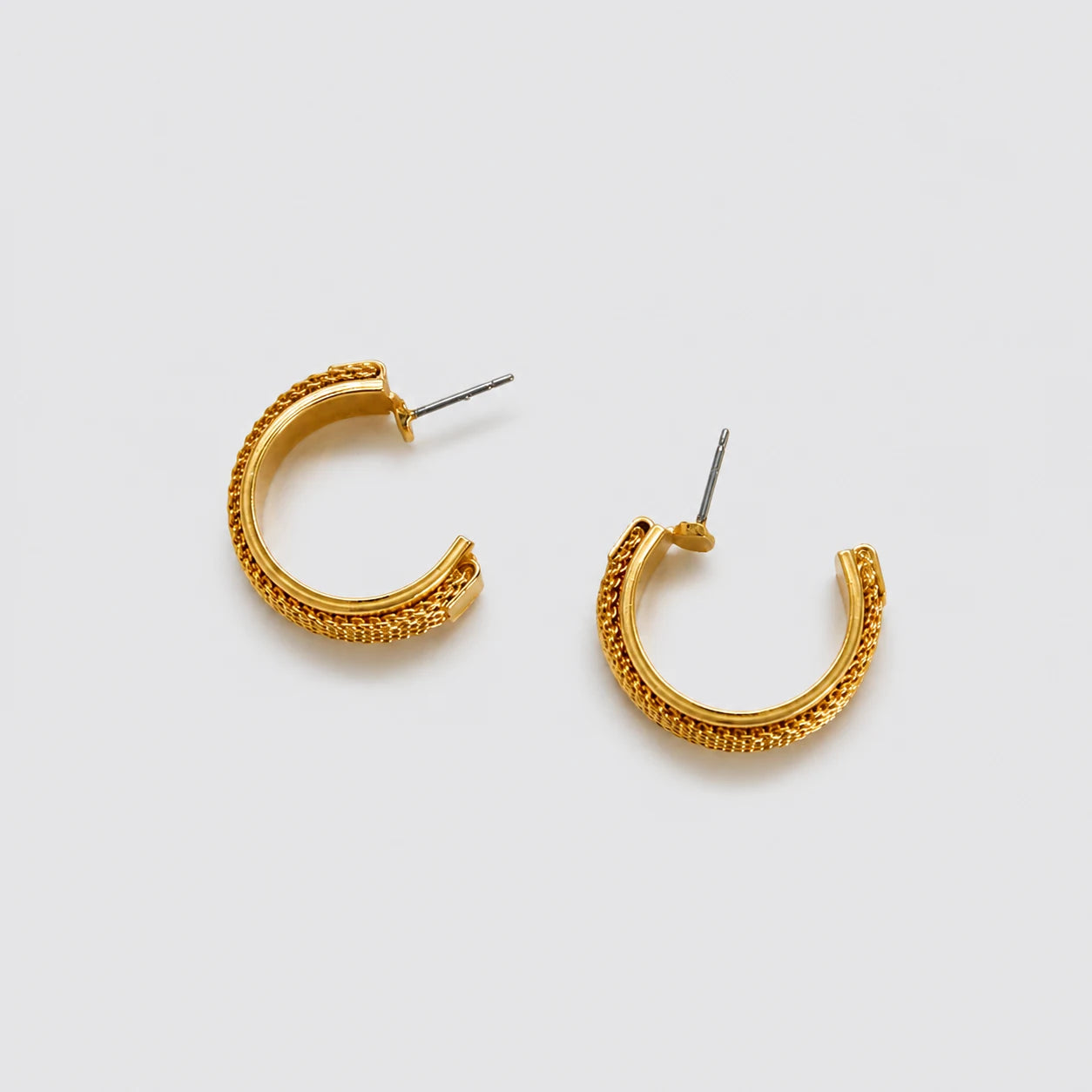 Vintage gold-tone mesh hoop earrings — pair