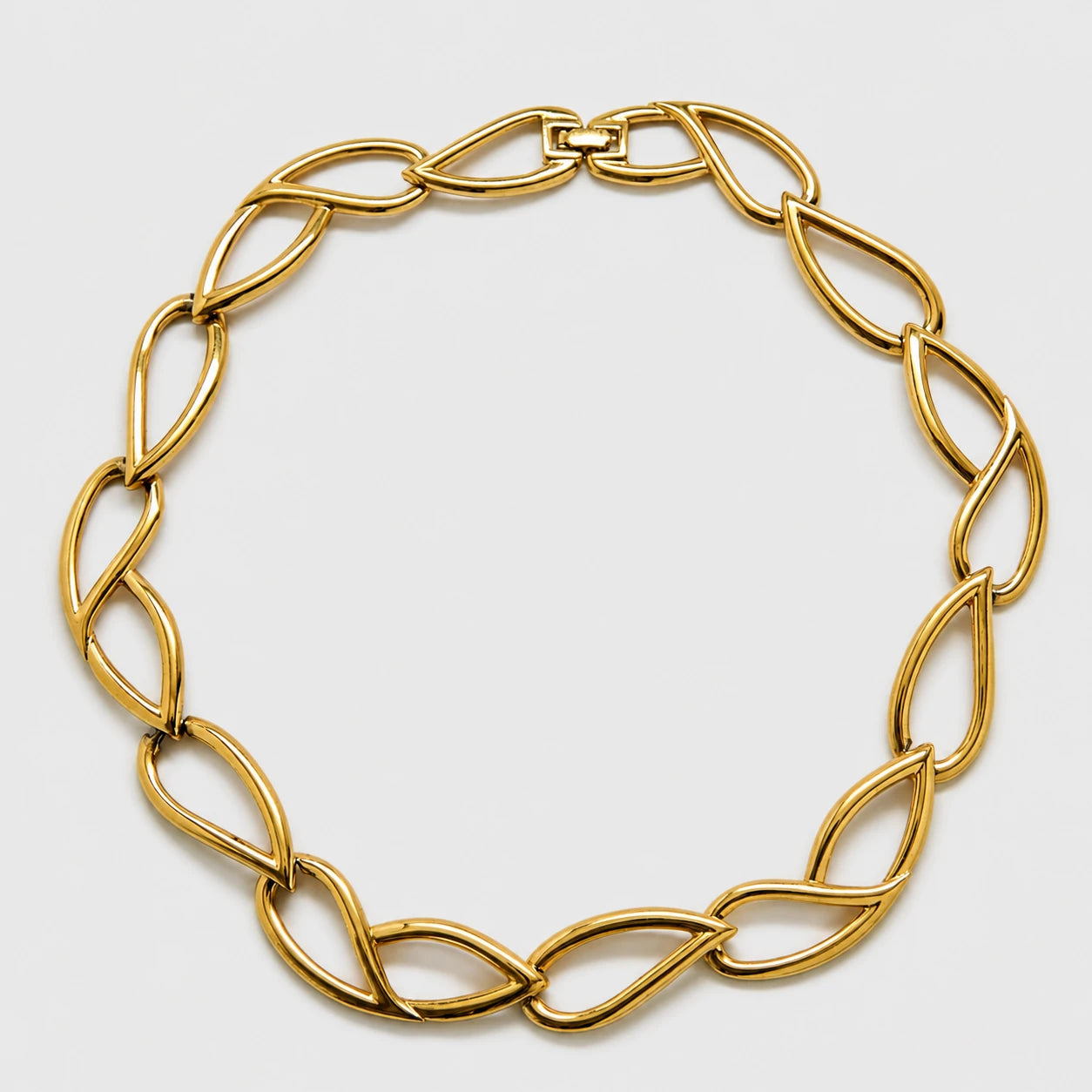 Vintage gold-tone open leaf link necklace — front