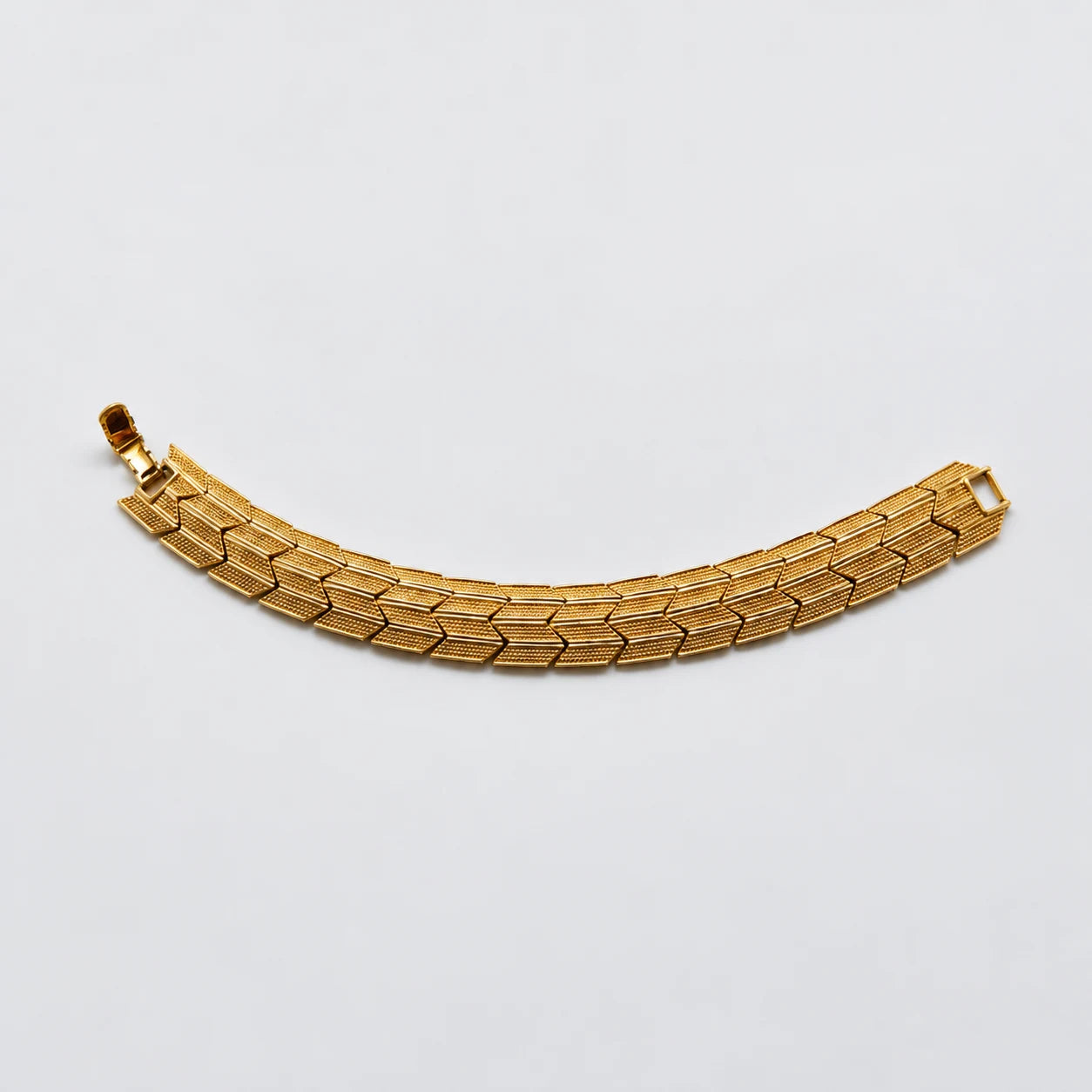 Vintage Gold-Tone Textured Chevron Link Bracelet — textured front and clasp