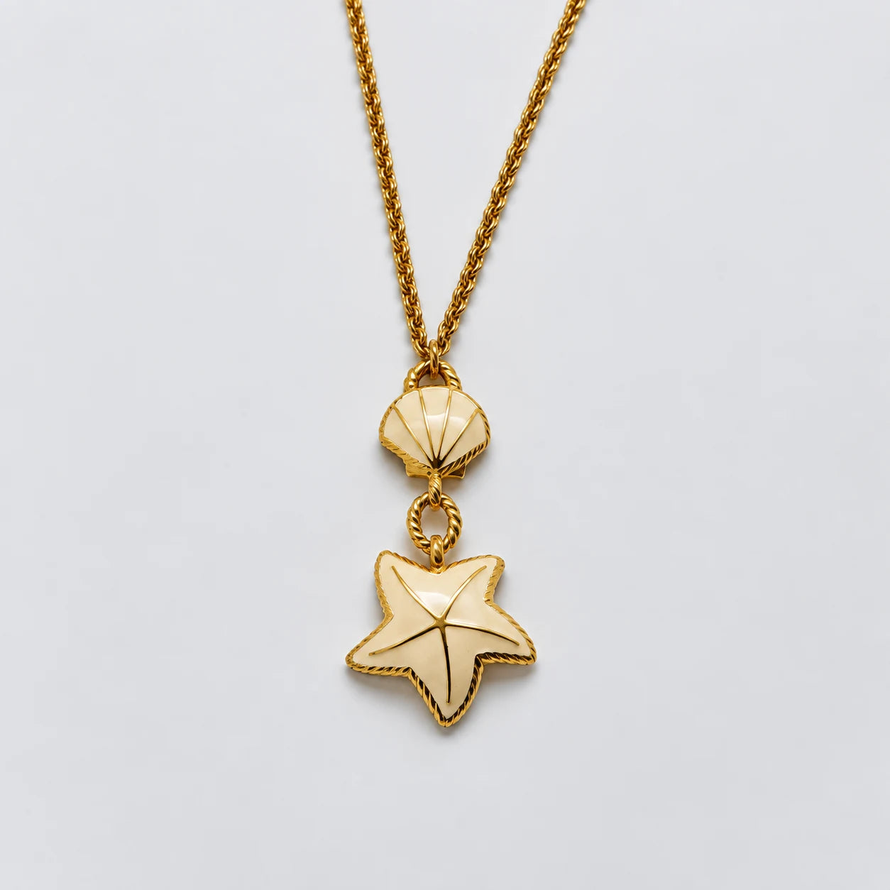 Vintage Ivory Enamel Shell and Starfish Pendant Necklace — ivory enamel pendant detail
