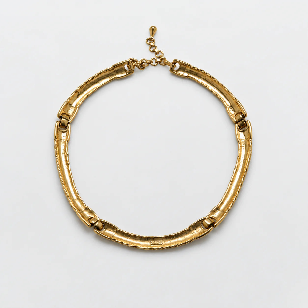 Vintage gold-tone segmented rope collar necklace — reverse and adjustable chain
