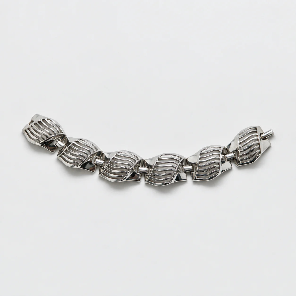 Vintage silver-tone openwork link bracelet — front