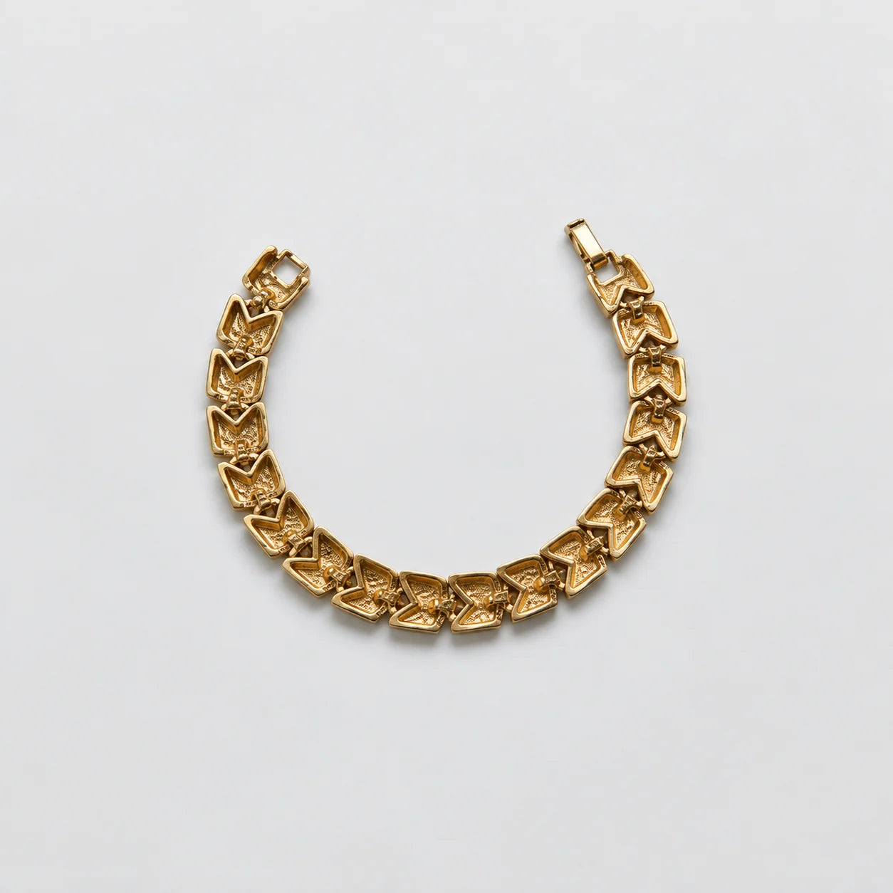 Vintage gold-tone woven-link bracelet — reverse