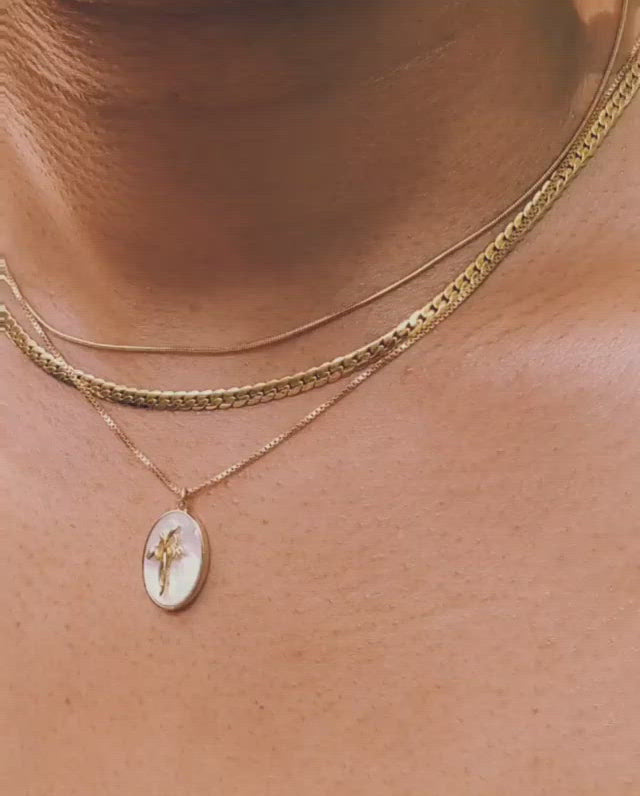 Mother of Pearl Flower Pendant Necklace
