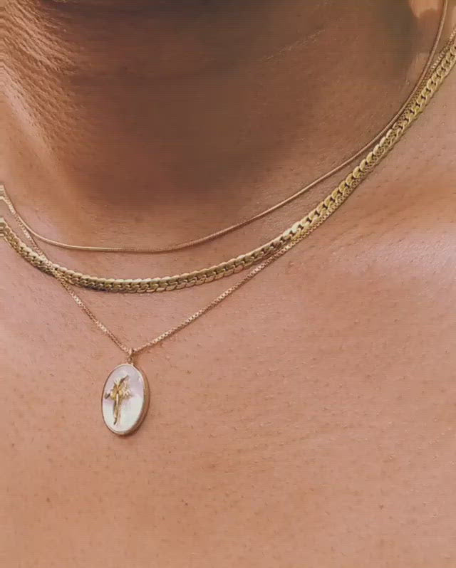 Mother of Pearl Flower Pendant Necklace