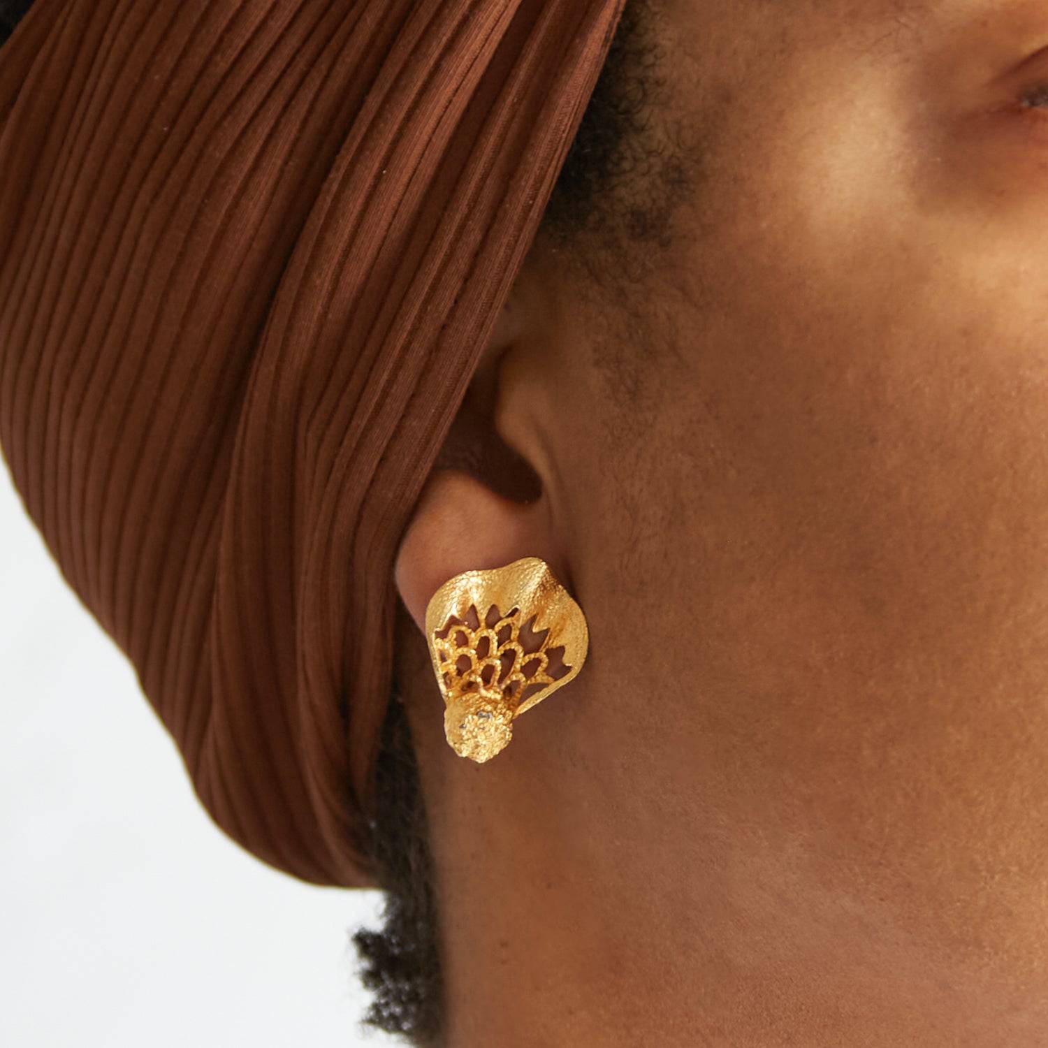 Vintage Gold Scalloped Clip-on Earrings - Admiral Row