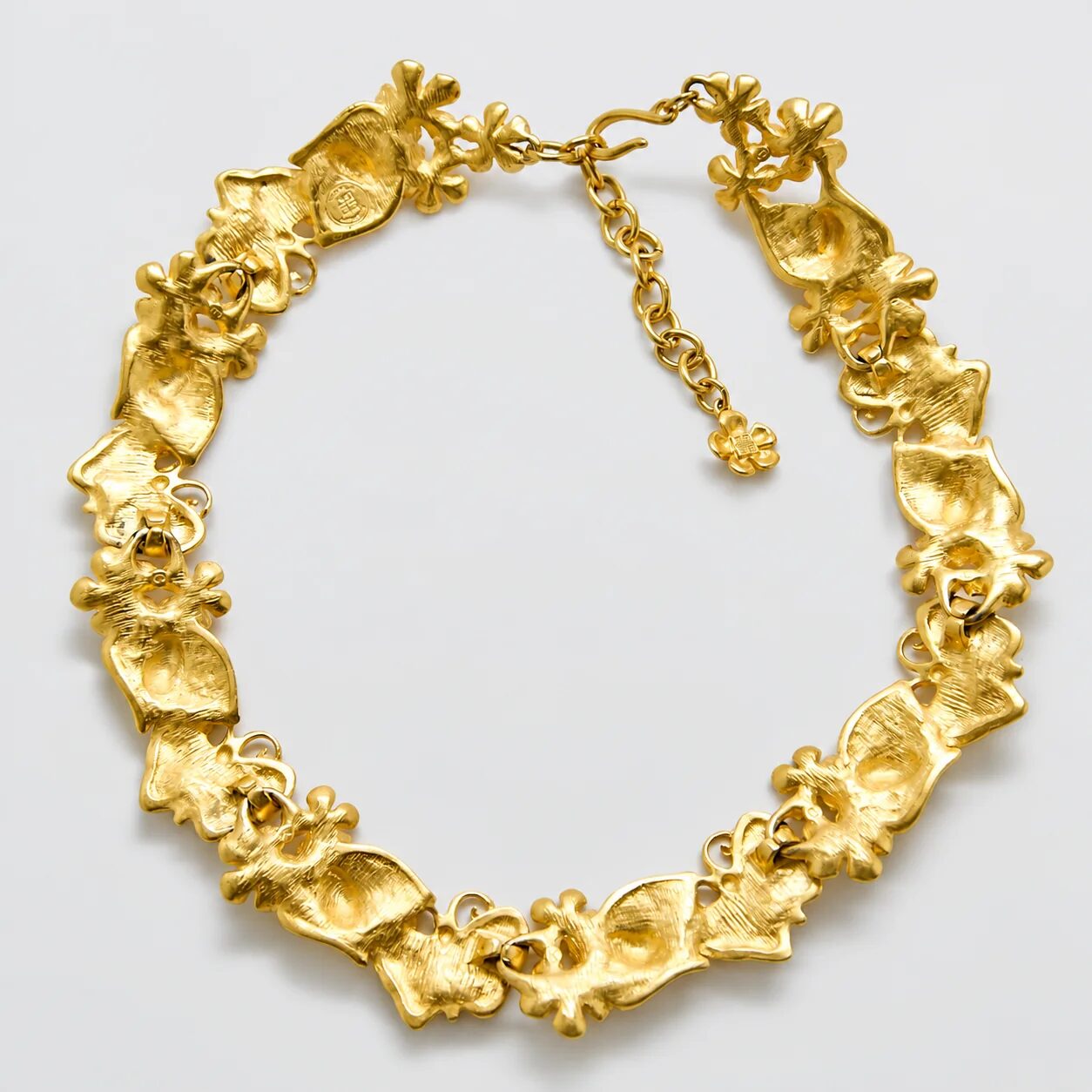 Vintage Givenchy gold-tone floral collar necklace, reverse and clasp detail