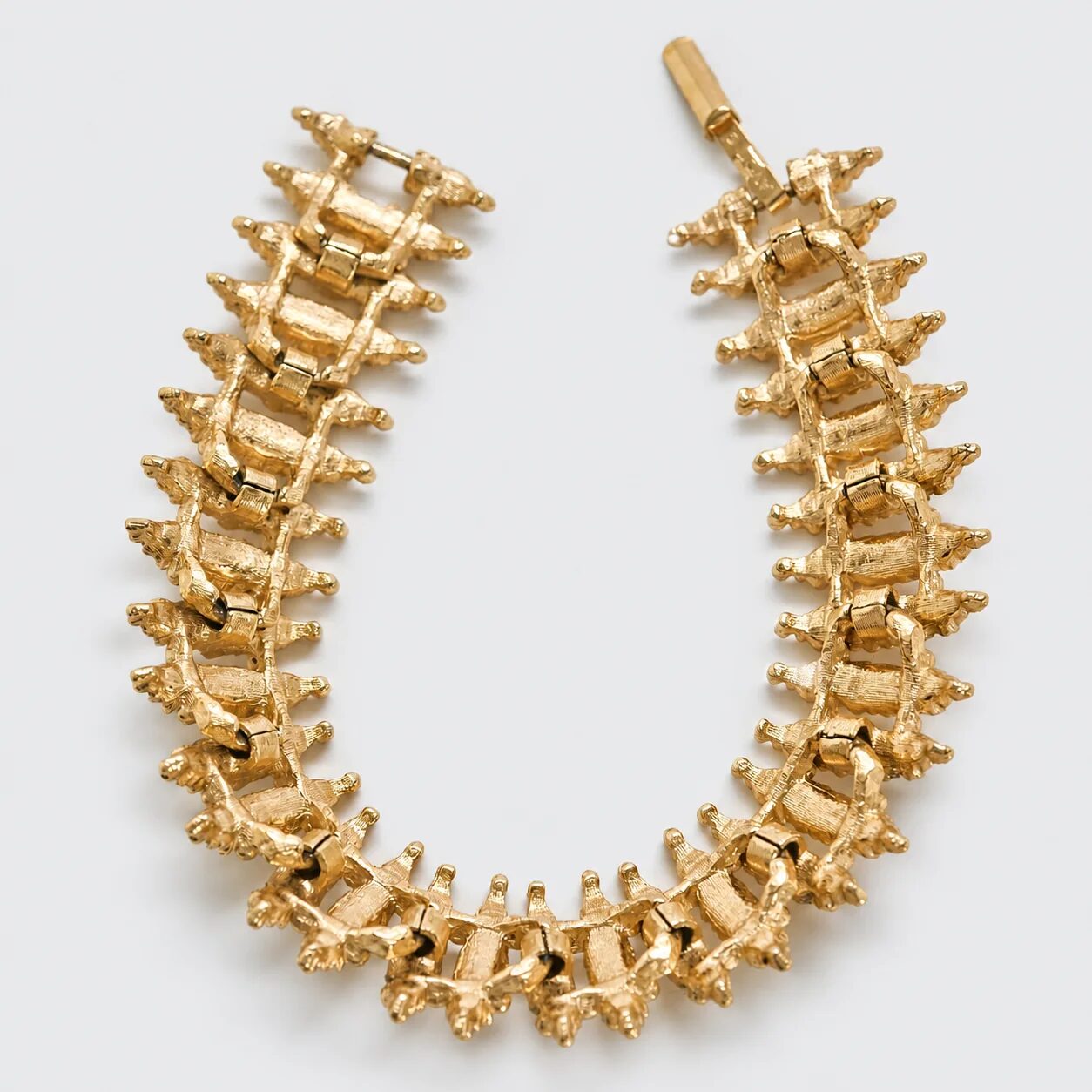 Vintage gold-tone fringe collar necklace, reverse detail